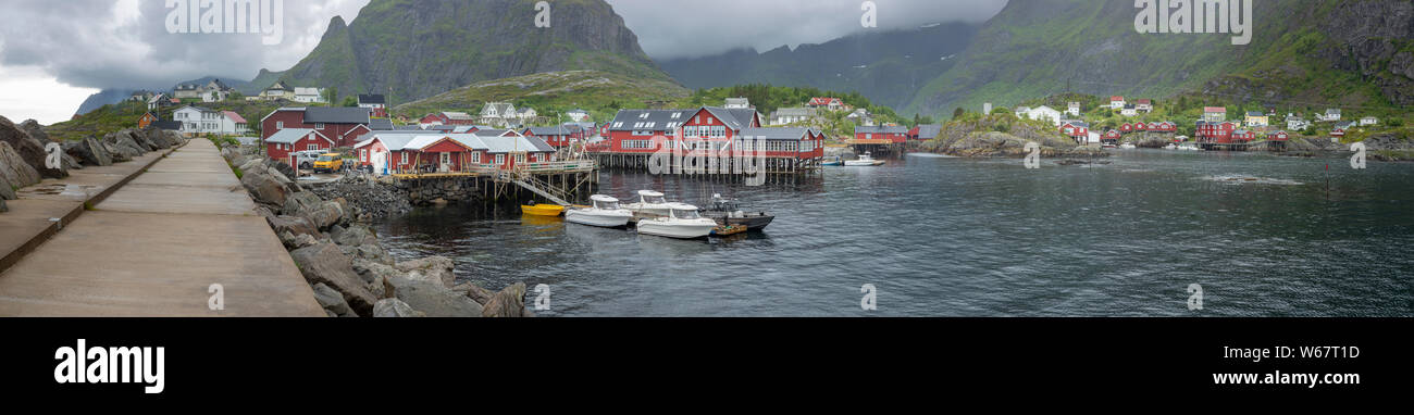 Panoramabild des Dorfes 'A i Lofoten", Insel Moskenesøy, Lofoten, Norwegen Stockfoto