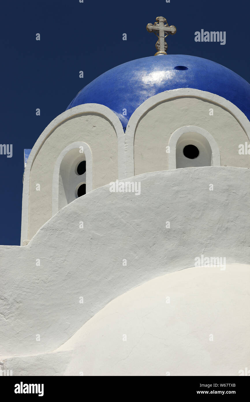 Griechisch-orthodoxe Kapelle mit Kreuz, Santorini, griechische Insel Stockfoto