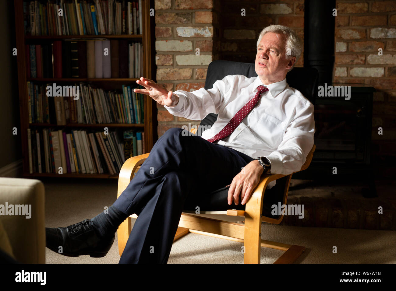 David Davis MP wird in seinem Haus in der Nähe von Goole, Yorkshire, interviewt. Stockfoto