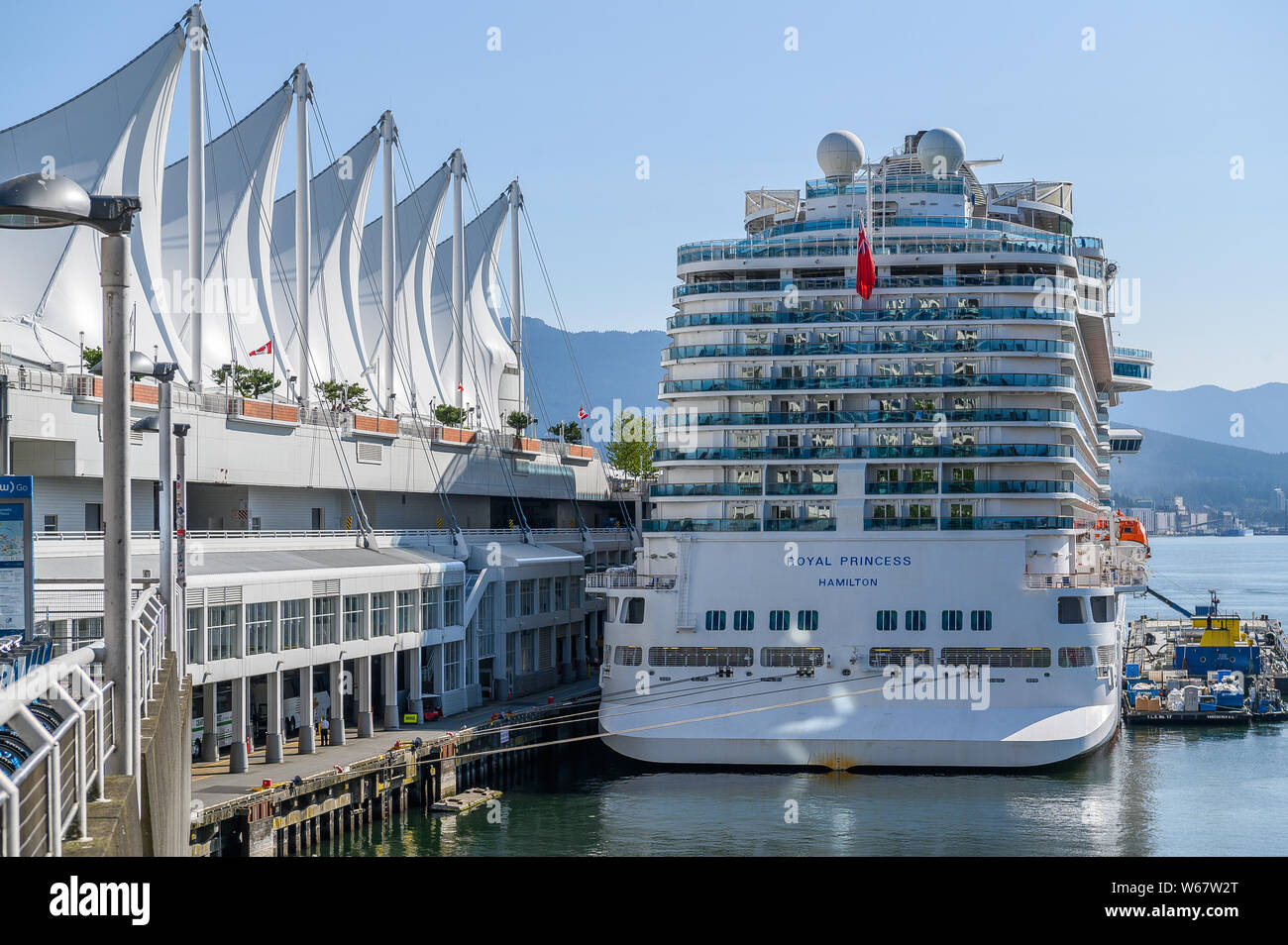 Kreuzfahrtschiff am Canada Place, Vancouver, British Columbia, Kanada Stockfoto