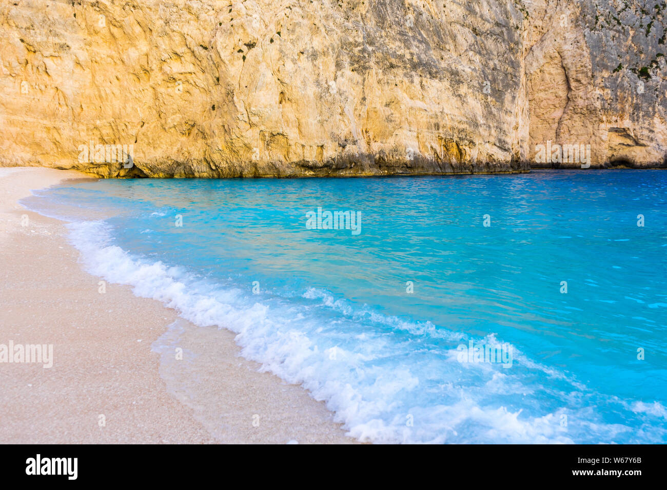 Griechenland, Zakynthos, türkisfarbene Wasser der perfekte White Sand Beach in griechische Urlaubsparadies Stockfoto