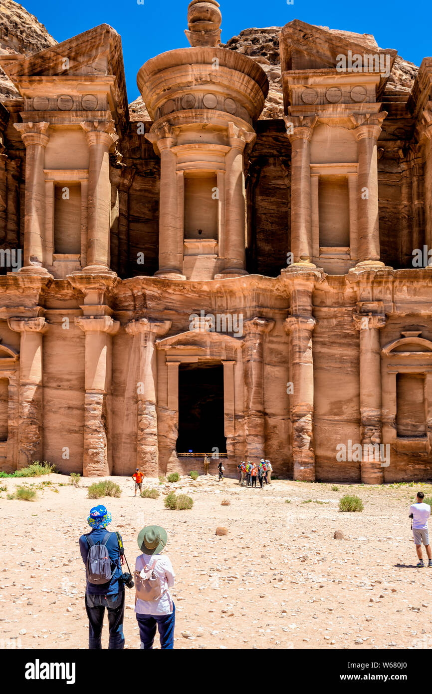 Die hellenistische Fassade des Klosters in Petra Stockfoto