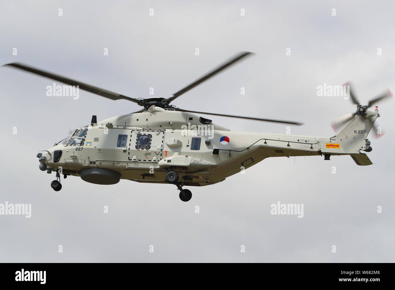 Niederländische NH-Industries NH90-Hubschrauber der RIAT 2019 an RAF Fairford, Gloucestershire, Großbritannien anreisen Stockfoto