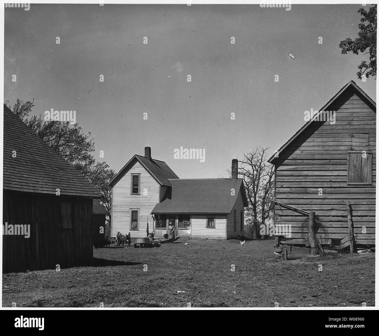 Shelby County, Iowa. Jake Thompson und seine Frau waren unter den ersten, die in der Shelby Coun zu vereinbaren. . .; Umfang und Inhalt: Die Bildunterschrift lautet wie folgt: Shelby County, Iowa. Jake Thompson und seine Frau waren unter den ersten Menschen in Shelby County zu vereinbaren. Sie gerodeten Flächen, die nie unter Bearbeitung vorher gewesen war. Jetzt sind sie alt und haben niemanden, der ihnen zu helfen, die Farm, die schnell verschlechtert. Stockfoto