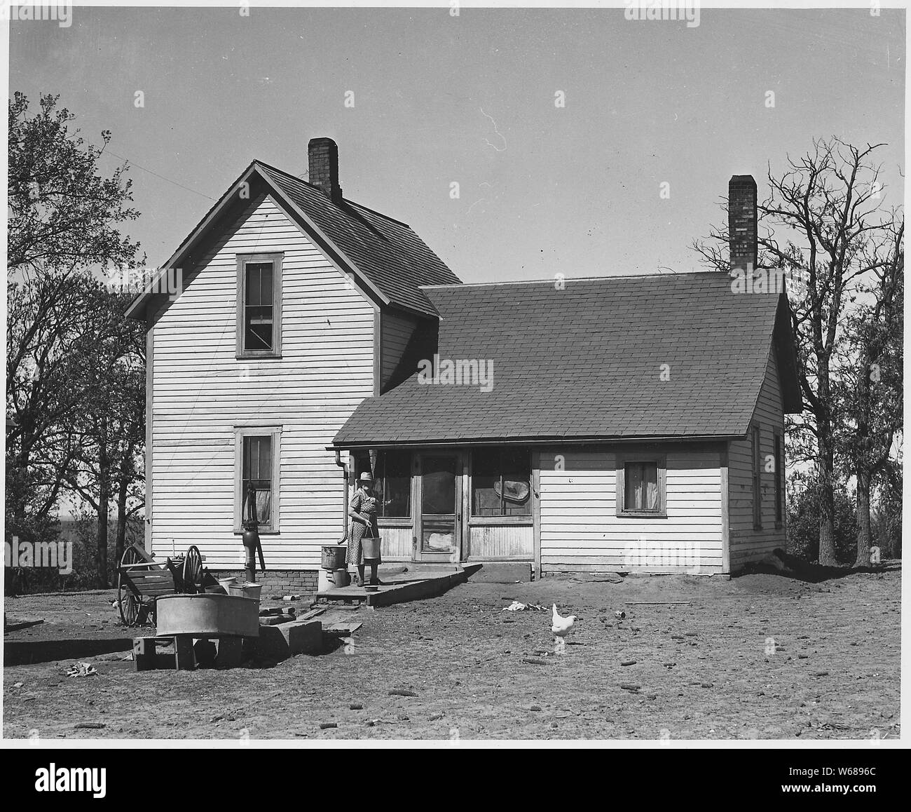 Shelby County, Iowa. Jake Thompson und seine Frau waren unter den ersten, die in der Shelby Coun zu vereinbaren. . .; Umfang und Inhalt: Die Bildunterschrift lautet wie folgt: Shelby County, Iowa. Jake Thompson und seine Frau waren unter den ersten Menschen in Shelby County zu vereinbaren. Sie gerodeten Flächen, die nie unter Bearbeitung vorher gewesen war. Jetzt sind sie alt und haben niemanden, der ihnen zu helfen, die Farm, die schnell verschlechtert. Stockfoto