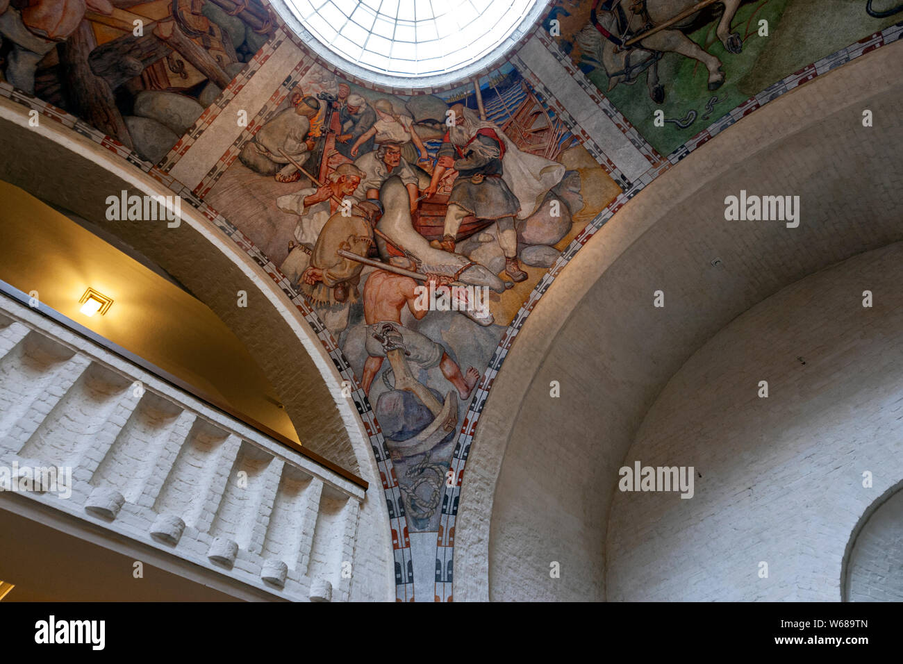 Halle Decke mit Fresken mit Kalevala Thema von Akseli Gallén -, das Nationale Museum für Finnland, Helsinki, Finnland lackiert Stockfoto