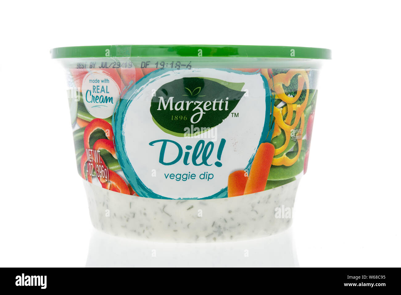 Winneconne, WI - 19. Mai 2019: ein Paket von Marzetti Dill veggie Dip auf einem isolierten Hintergrund Stockfoto