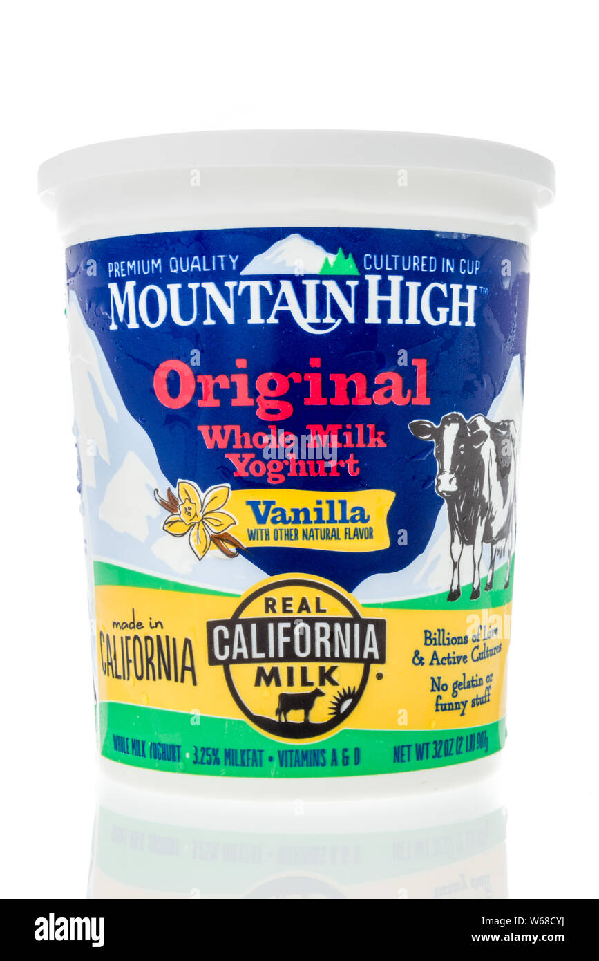 Winneconne, WI - 21 Juli 2019: ein Paket von Mountain High original Vollmilch Joghurt echten Kalifornien Milch auf einem isolierten Hintergrund Stockfoto