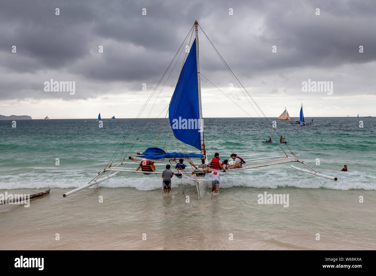 Traditionelle Paraw Segelboote, White Beach, Boracay, Philippinen Stockfoto
