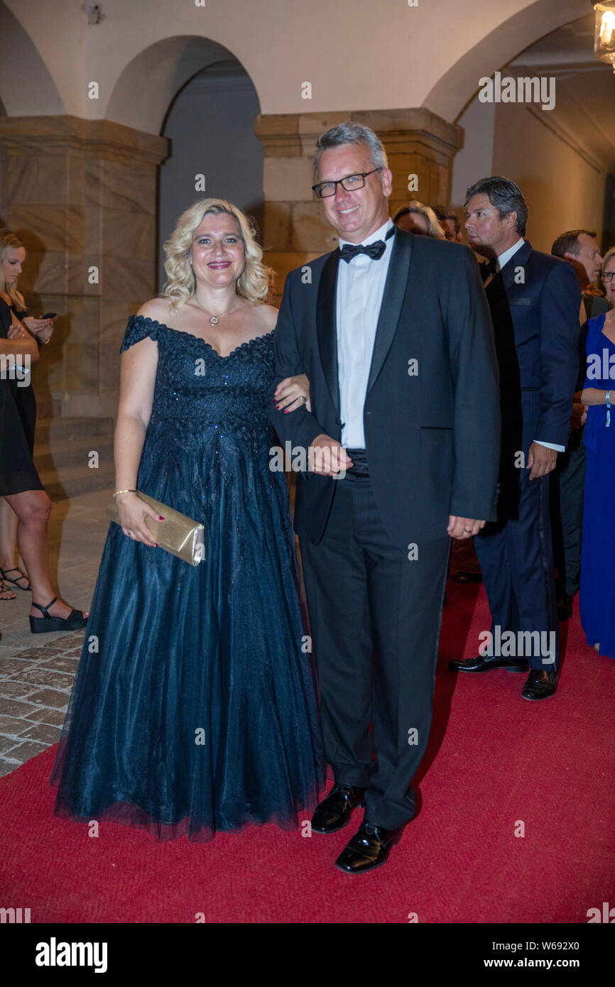 Melanie Huml mit Ehemann Markus Huml beim Staatsempfang im Anschluss die Eröffnung der Richard-Wagner-Festspiele 2019 im Neuen Schloss Bayreuth. Ba Stockfoto