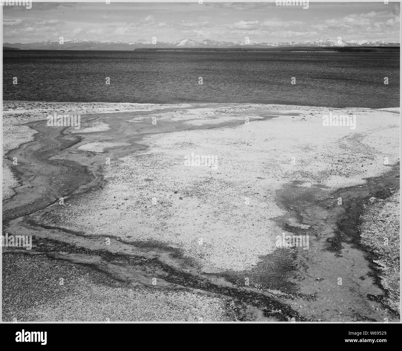 Yellowstone Lake - Hot Springs Überlauf, Yellowstone National Park, Wyoming., 1933 - 1942 Stockfoto
