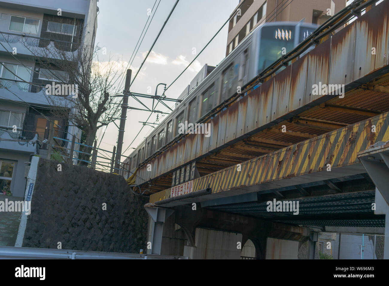 Es ist toll, der touristisch weniger erschlossenen Gegenden von Tokyo zu wagen. Die Aussicht, super. Stockfoto