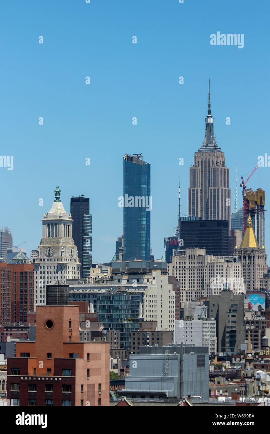 Ein Blick auf das Empire State Building von der Lower East Side, Manhattan, New York City, New York, United States Stockfoto