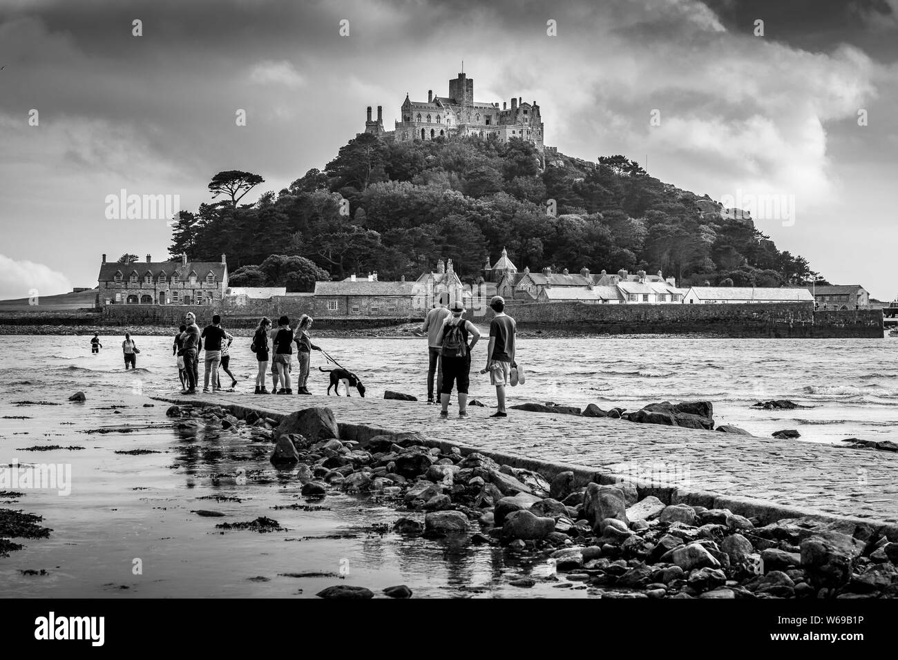 St Ives ist eine Küstenstadt, die Pfarrkirche und Hafen in Cornwall. Die Stadt liegt nördlich von Penzance und westlich von Camborne an der Küste der Irischen See. Stockfoto