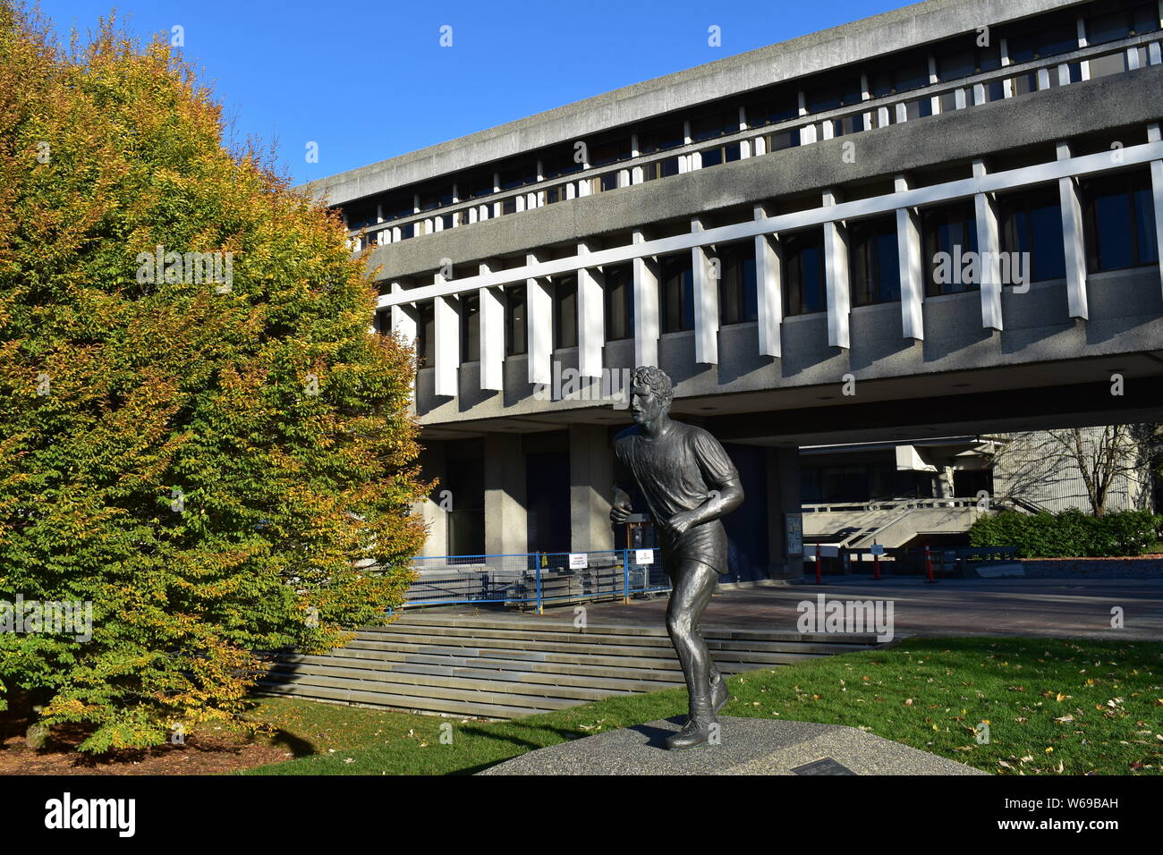 Statue von Terry Fox in der akademischen Viereck aus der Simon Fraser University Stockfoto