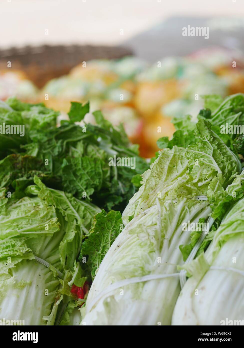 Chinesische Kohlbagen auf dem Markt Stockfoto