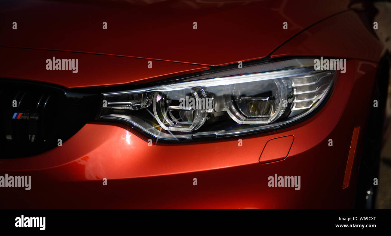 Bmw m4 rote autos -Fotos und -Bildmaterial in hoher Auflösung – Alamy