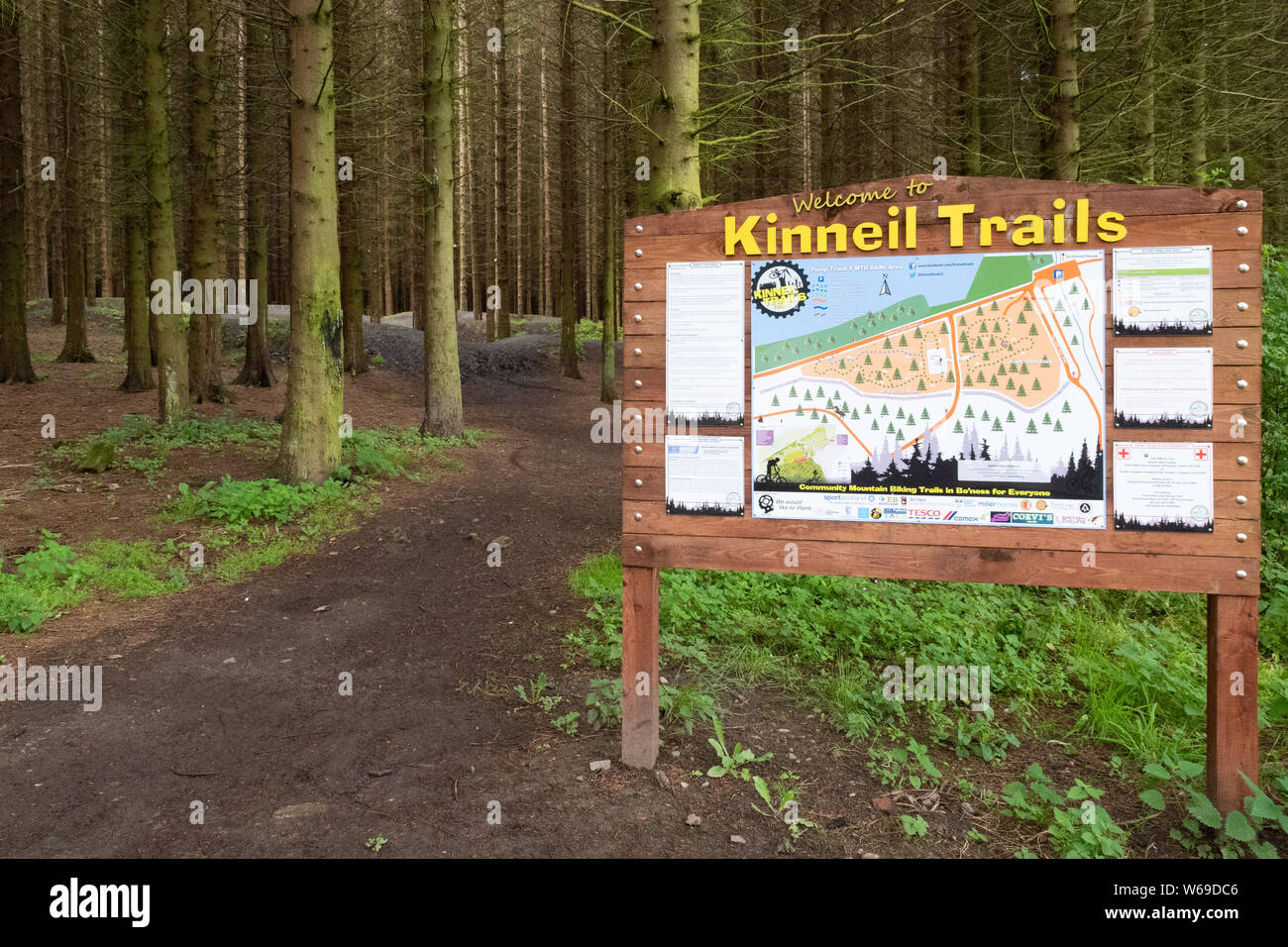 Kinneil Wanderwege - Pumpe, Anschluss und Mountainbike Fähigkeiten - Kinneil Woods, Bo'ness, Falkirk, Schottland, UK Stockfoto