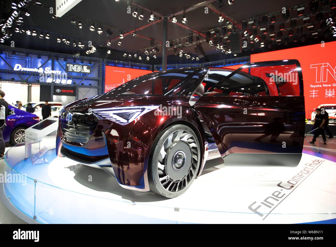 ---- Eine Fine-Comfort Ride Concept Car ist auf dem Stand von Toyota im 15. China (Guangzhou) Internationale Automobil Ausstellung, al Stockfoto