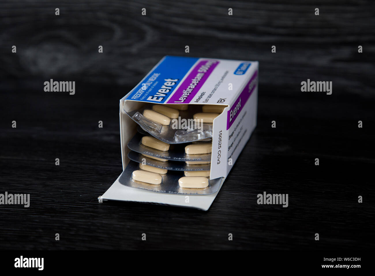 Box von Everet Levetiracetam Rex 500 mg. Behandlung von Epilipsy, vermarktet als Keppra. Alternative zu Epilim Natriumvalproat, Lamotrigin. Stockfoto