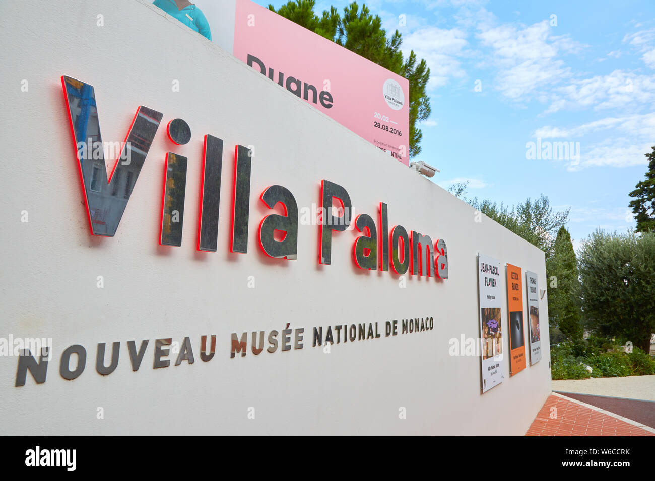 MONTE CARLO, MONACO - 20. AUGUST 2016: Villa Paloma Museum für zeitgenössische Kunst Zeichen in einem Sommertag in Monte Carlo, Monaco. Stockfoto