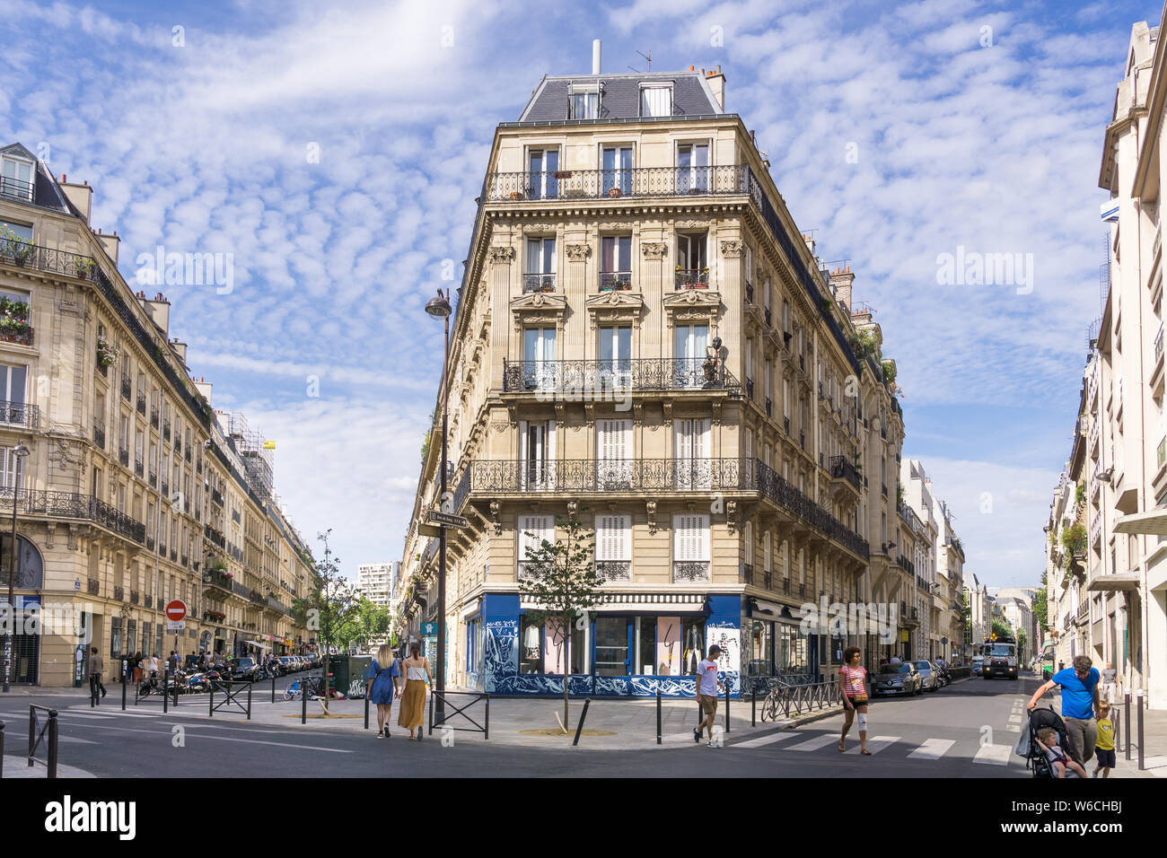 Paris Street - Straße im 10. Arrondissement in Paris, Frankreich, Europa. Stockfoto