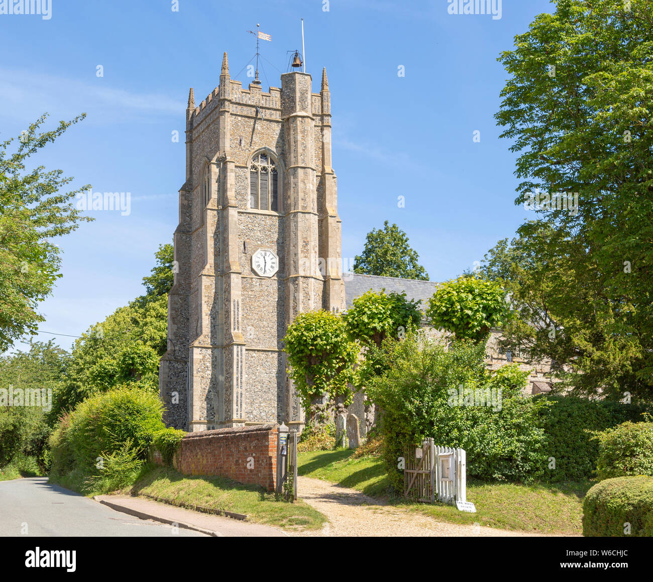 Dorf Pfarrkirche St. Peter, Monks Eleigh, Suffolk, England, Großbritannien Stockfoto