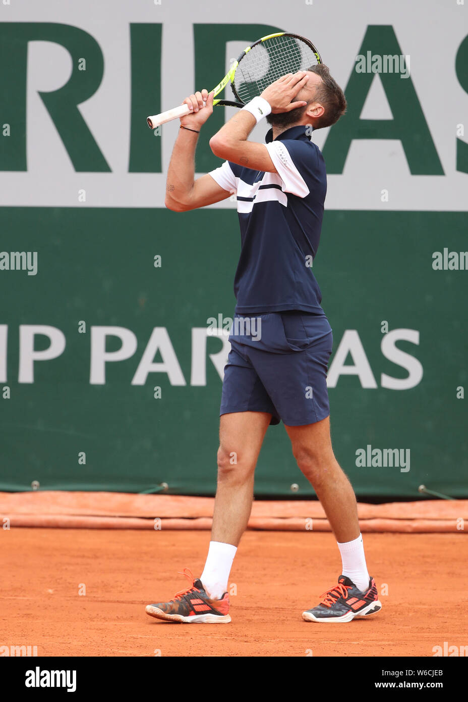 Französischen Tennisspieler Benoit Paire reagiert, nachdem er schoss während der French Open 2019, Paris, Frankreich Stockfoto