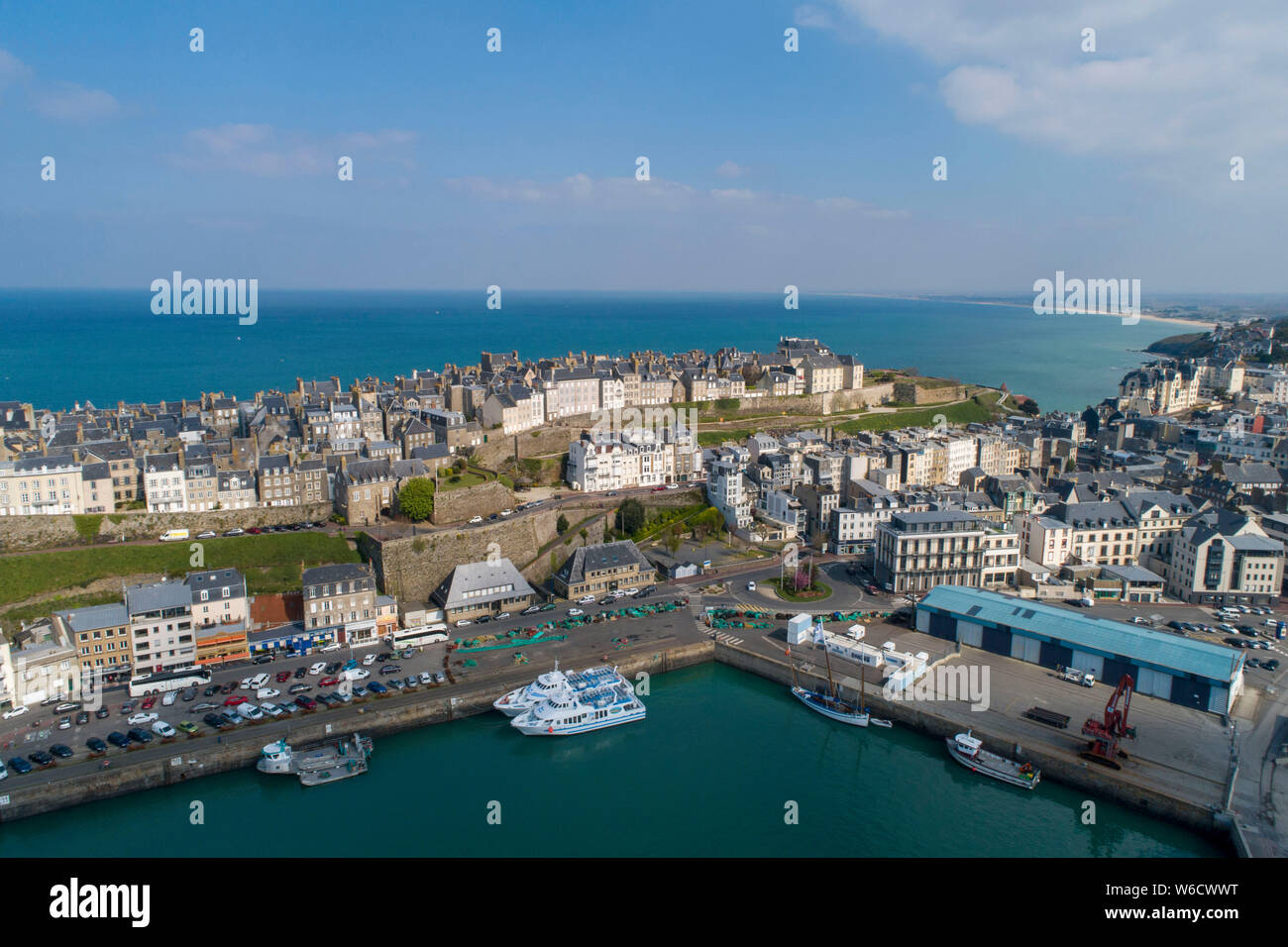 Granville (Normandie, Frankreich) Luftaufnahme der Waterfront, mit der