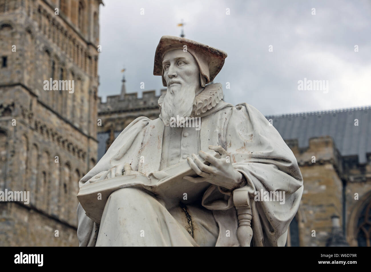 Richard Hooker, Exeter Priester und De Gruyter, der 'Mitte' Queen Elizabeth 1 Kirche Kontenausgleich in seinem 'Gesetze der kirchlichen Polity" verteidigt. Stockfoto
