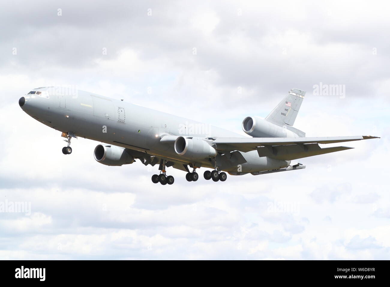 USAF McDonnell Douglas KC-10-Tankflugzeug der RIAT 2019 an RAF Fairford, Gloucestershire, Großbritannien anreisen Stockfoto USAF McDonnell Douglas KC-10-Tankflugzeug der RIAT 2019 an RAF Fairford, Gloucestershire, Großbritannien anreisen Stockfoto