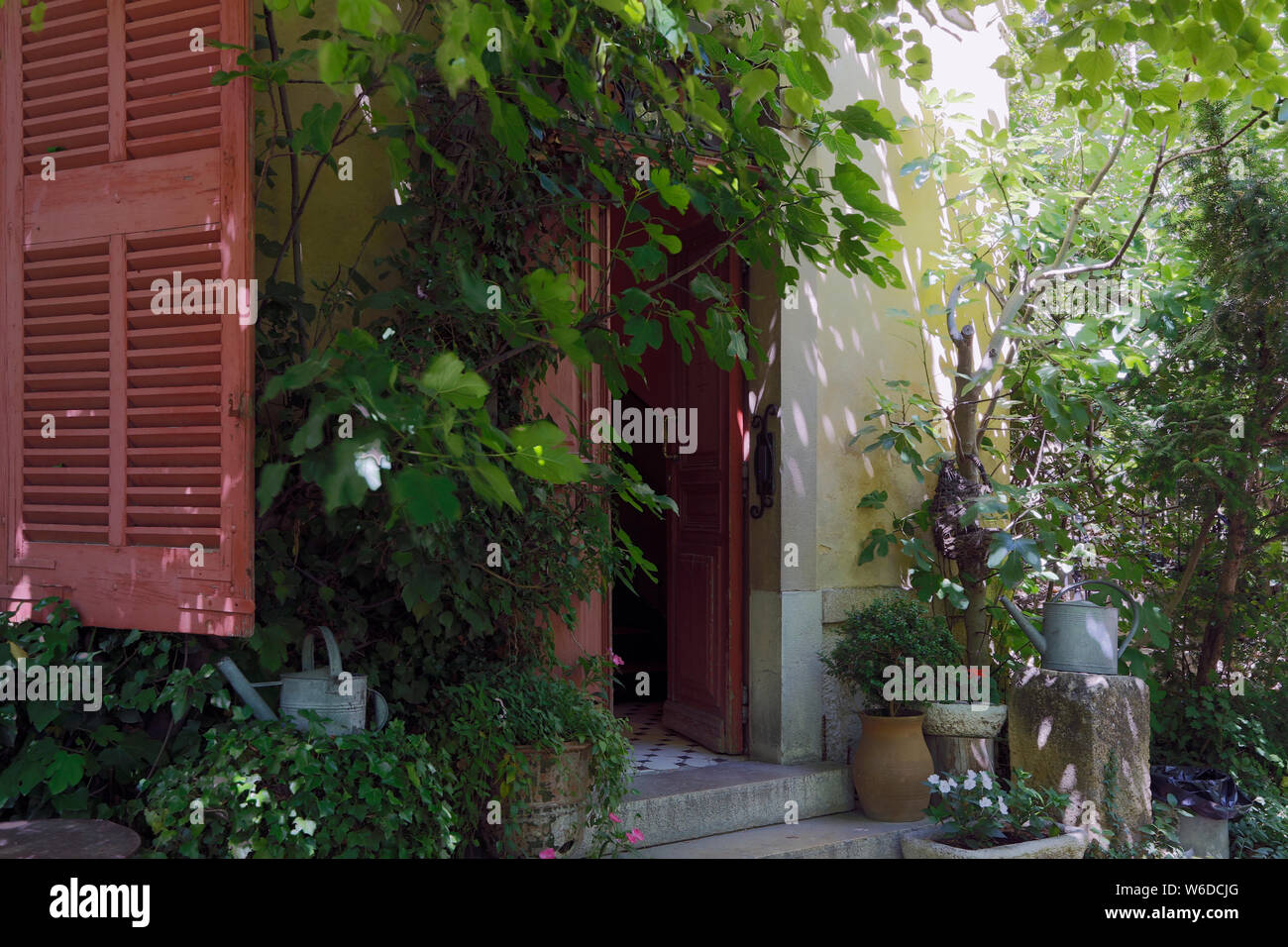 Eingang zum Haus mit dem Studio des Französischen Post-Impressionist Künstler Paul Cézanne in Aix-en-Provence, Provence-Alpes-Côte d'Azur, Frankreich. Stockfoto
