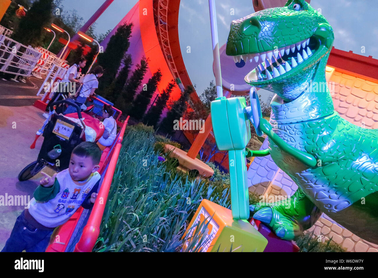 Innenansicht des Siebten themed Land, Disney Pixar Toy Story Land, in der Shanghai Disneyland an der Shanghai Disney Resort in Pudong, Shanghai, C Stockfoto