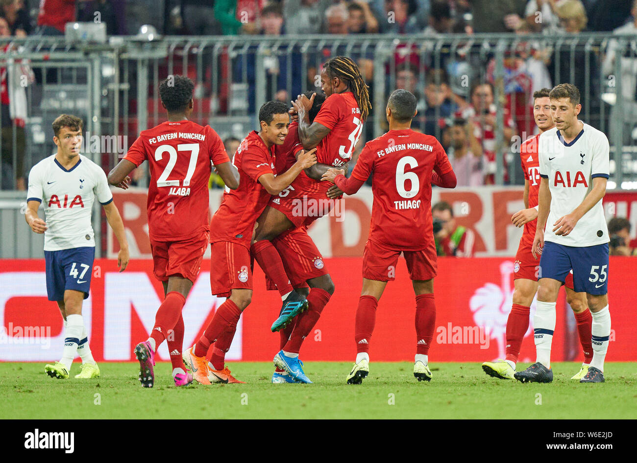 München, Deutschland. Juli 31, 2019. Alphonso Davies, FCB 19 feiert sein Ziel, Freude, Lachen, feiern, 1-2, Renato SANCHES, FCB 35 Singh SAPREET, FCB 42 Thiago ALCANTARA, FCB 6 Robert Lewandowski, FCB 9 FC BAYERN MÜNCHEN - Tottenham Hotspur 7-8 a.P. Endrunde Fußball AUDI CUP 2019, A l l i a n z a r e n ein München, 31. Juli 2019 FCB, Saison 2019/2020, München Quelle: Peter Schatz/Alamy leben Nachrichten Stockfoto