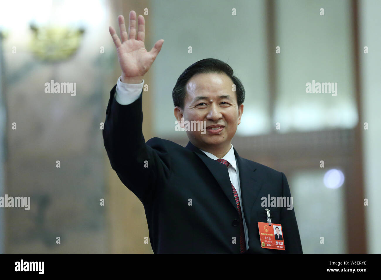 Li Ganjie, Minister für Umwelt, auch ein Stellvertreter in der ersten Sitzung des 13 NSC (National People's Congress), nimmt an einem Interview ein Stockfoto