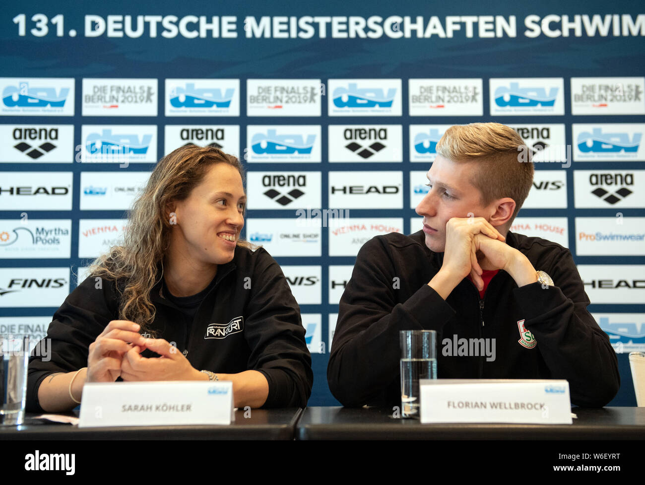 Berlin Deutschland 01 Aug 2019 Schwimmen Deutsche Meisterschaft Florian Wellbrock Und Seine Freundin Sarah Kohler Teil In Einer Pressekonferenz Quelle Bernd Thissen Dpa Alamy Leben Nachrichten Stockfotografie Alamy