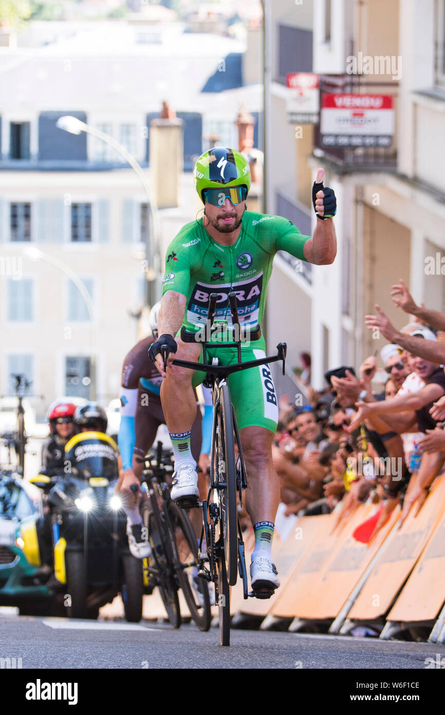 Peter Sagan Zieht einen Wheelie während der Pau Time Trial Phase der 2019 Le Tour de France Stockfoto
