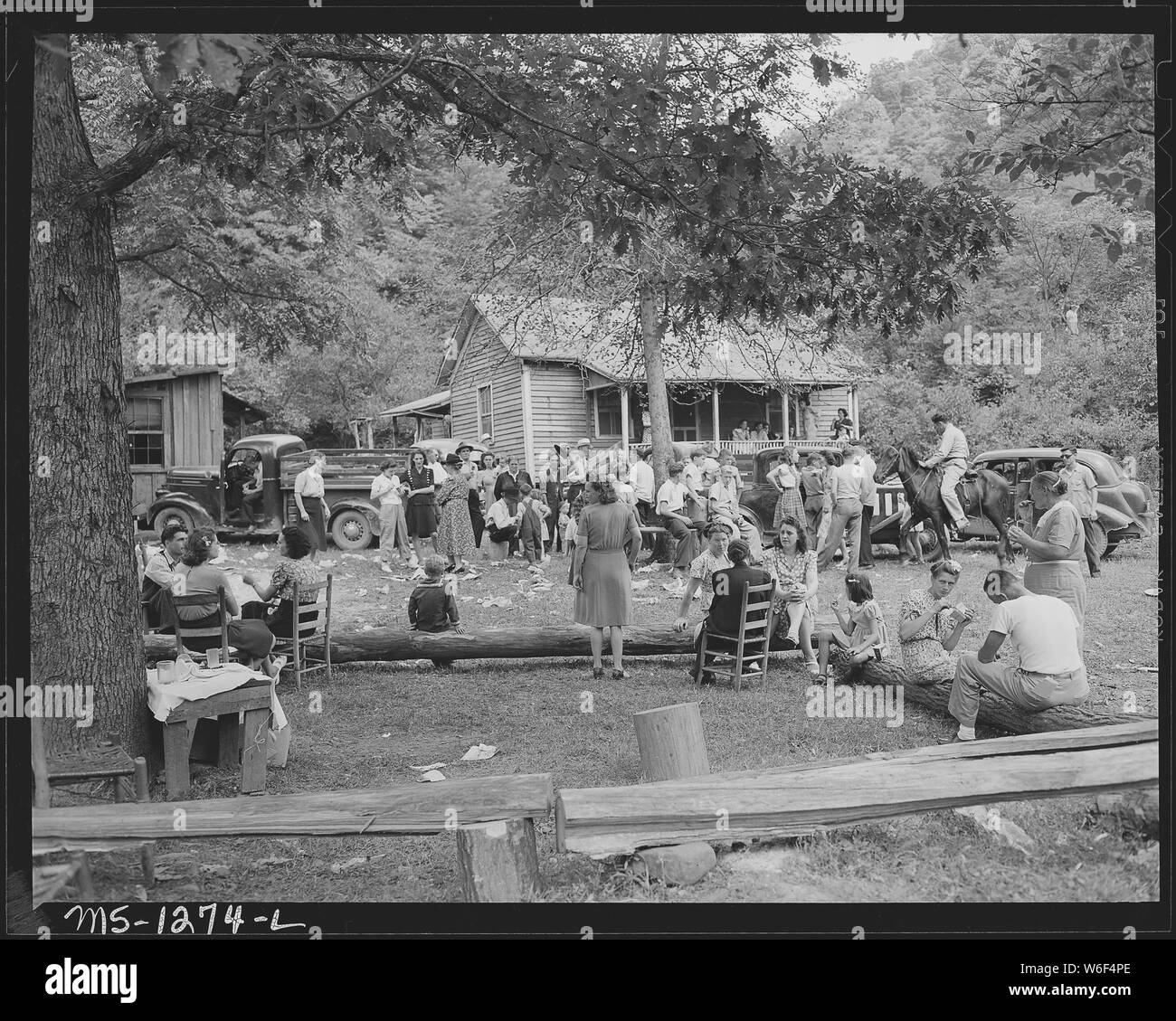Englisch: Über dreihundert Menschen das jährliche Treffen der England Familie besuchte. Diese Familie hat in diesem Bereich über 100 Jahre gewesen, und jetzt gibt es so viele wie 5000 Mitglieder der Familie im Abschnitt zu sein. Vor hundert Jahren waren sie alle Landwirte, jetzt, fast alle Arbeiten in der Zechen. Hensley Hohl, McDowell County, West Virginia. Stockfoto