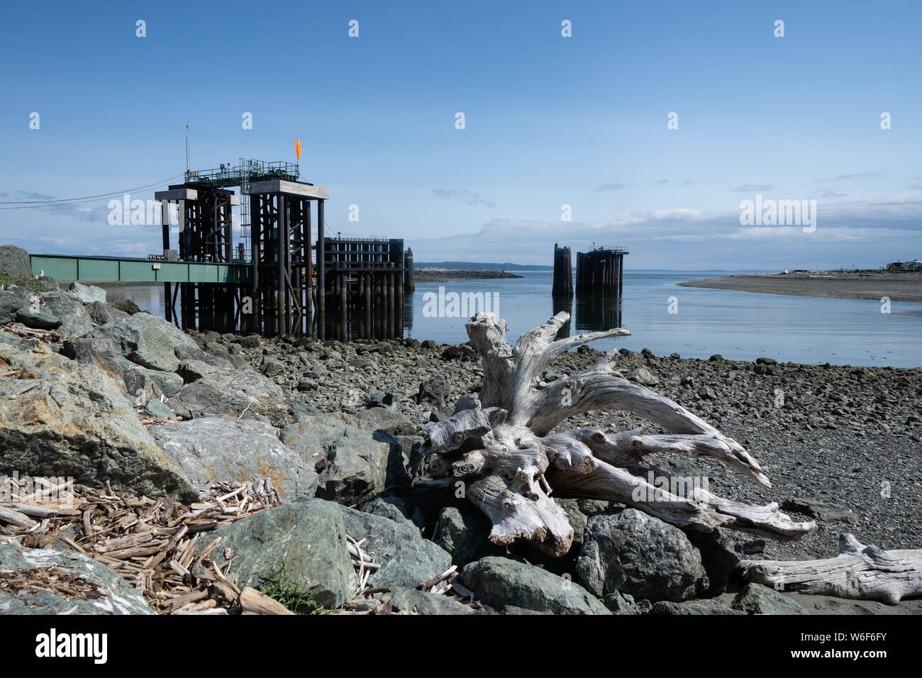 Coupeville, Washington - Juli 6, 2019: Autos leer Dock am Port Townsend Fähre im Staat Washington, von Langley zu den Olympischen Penin zu erhalten Stockfoto