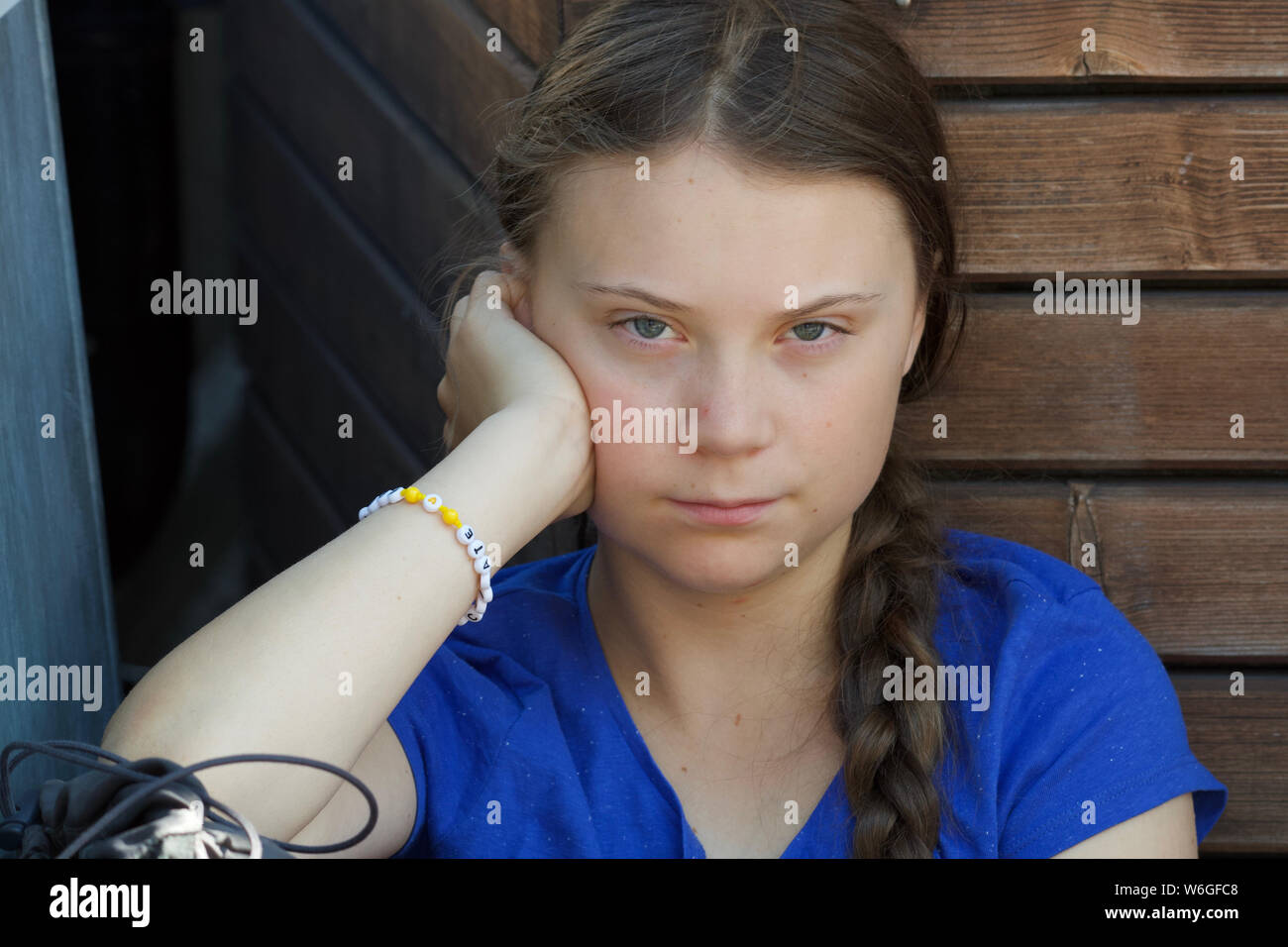 STOCKHOLM, Schweden - 26. JULI 2019: Greta Thunberg demonstrieren vor dem Parlament in Stockholm. Stockfoto