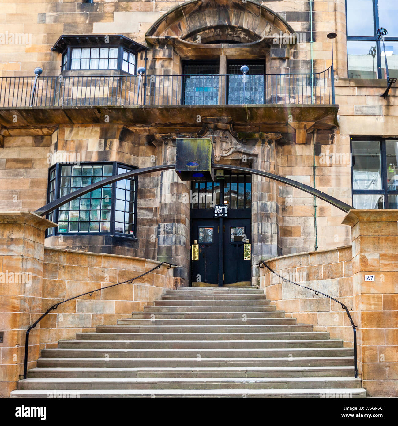 Tür der Glasgow School of Art, Schottland Stockfoto