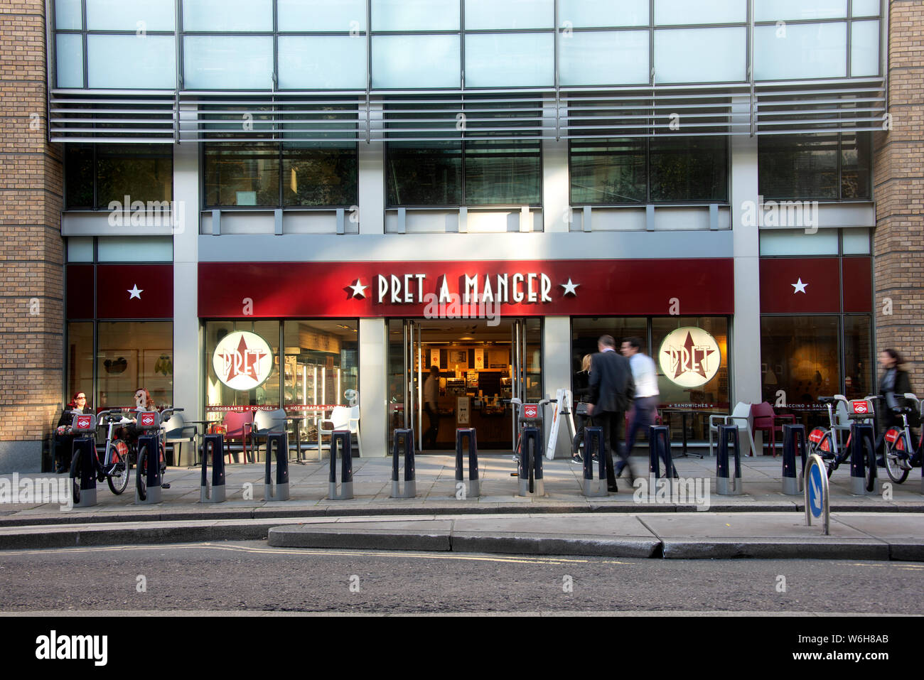 Café-Bar in der london Street Stockfoto