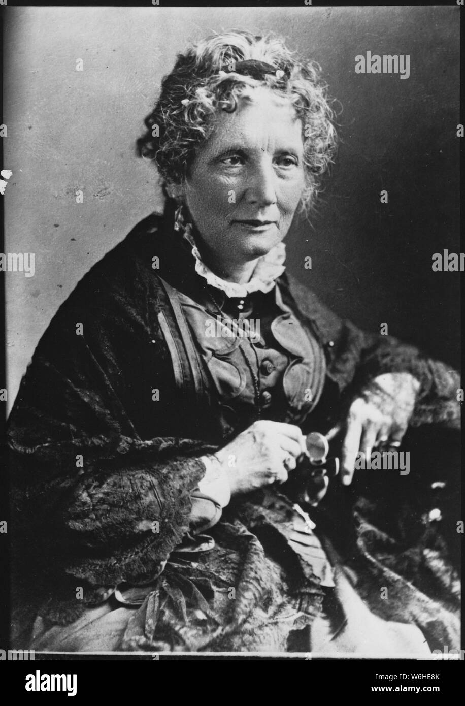 Harriet Beecher Stowe, um 1870 s-80 s, 1942-1945; Allgemeine Hinweise: Verwenden Sie Krieg und Konflikt Nummer 116 bei der Bestellung eine Reproduktion oder Anforderung von Informationen zu diesem Bild. Stockfoto