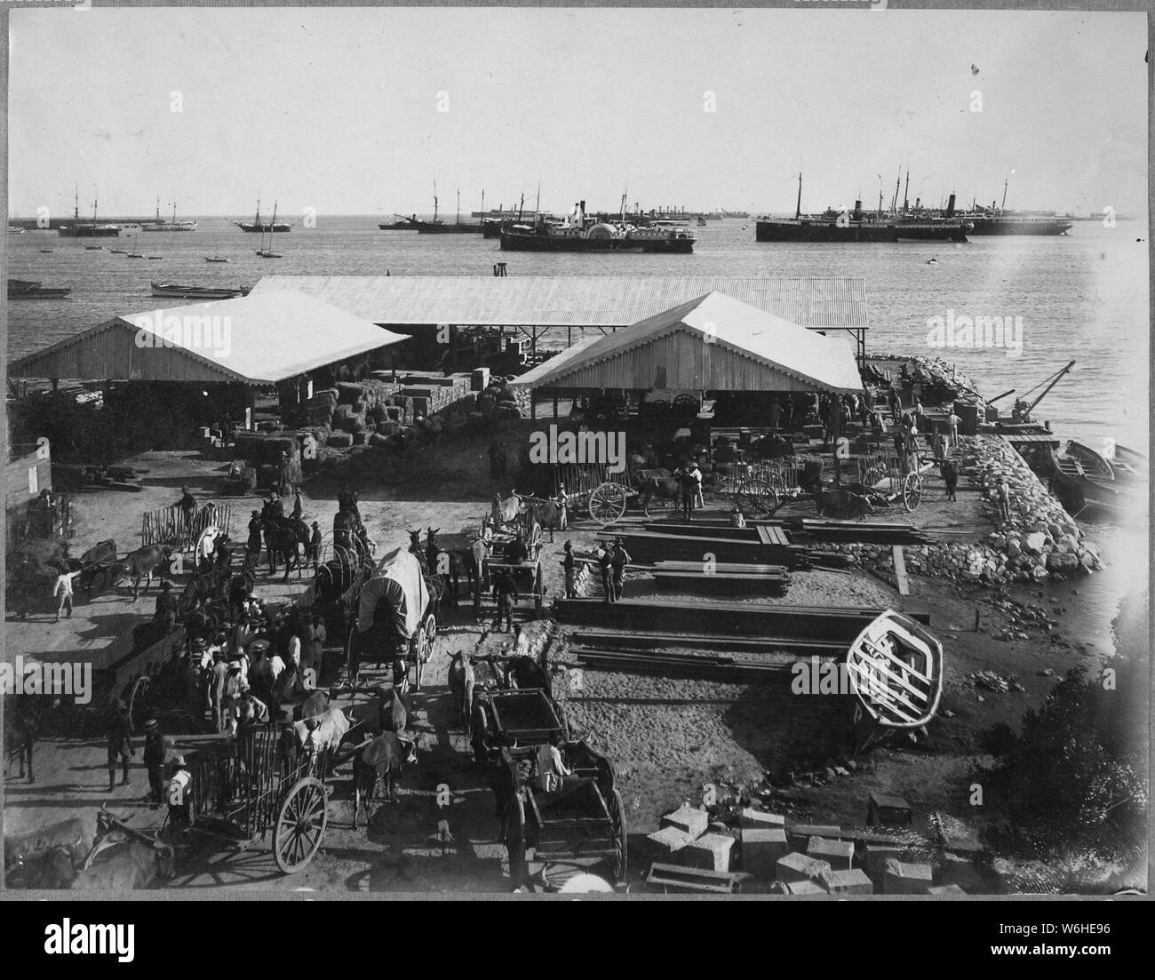 Hafen und Principal Wharf, US-Transporte. Ponce, Puerto Rico, 1899; Allgemeine Hinweise: Verwenden Sie Krieg und Konflikt Nummer 289 bei der Bestellung eine Reproduktion oder Anforderung von Informationen zu diesem Bild. Stockfoto