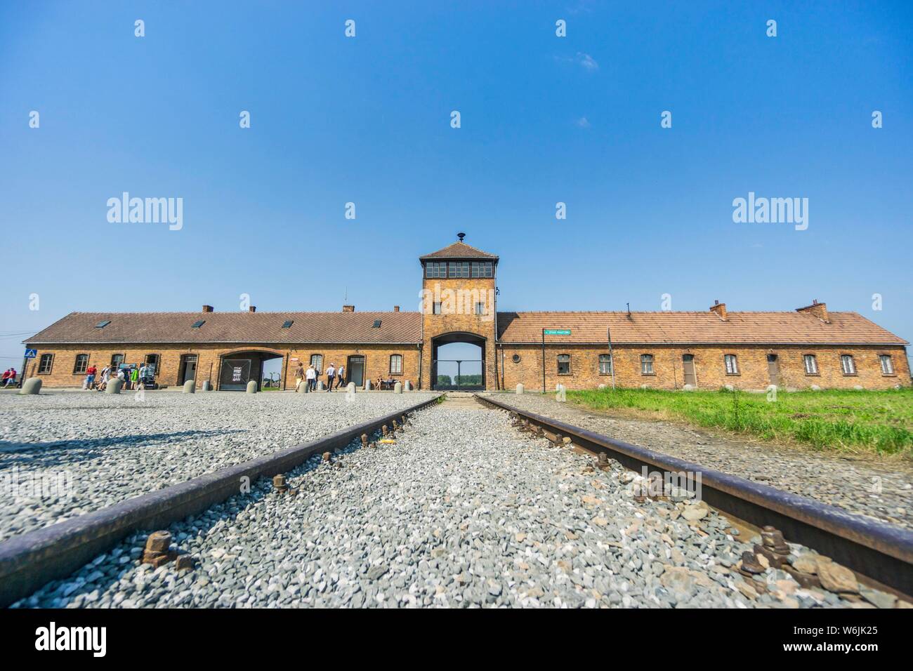 Bahn zum Haupteingang des Konzentrationslager Auschwitz Birkenau, Museum heute, Polen Stockfoto