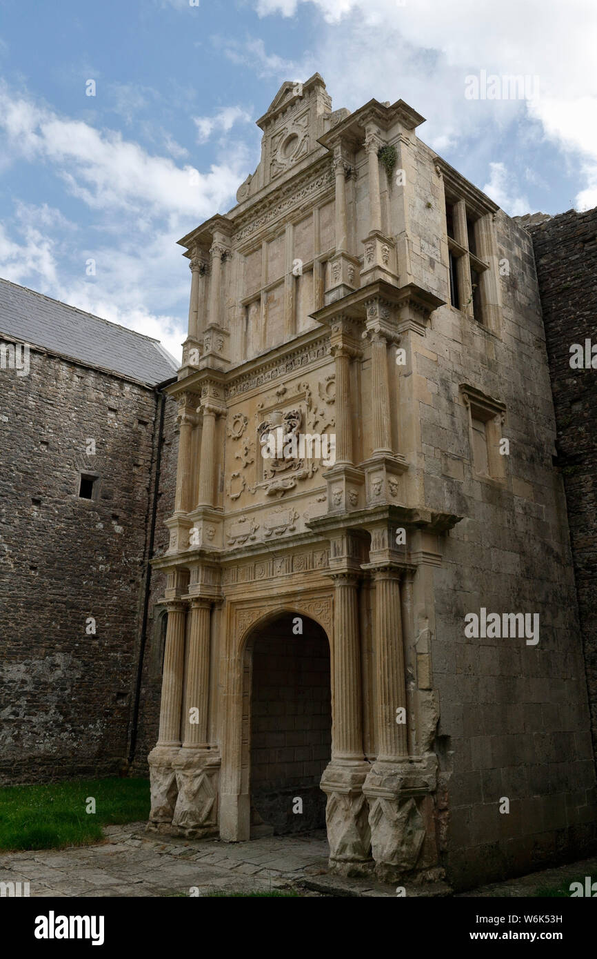 Beaupre Manor Tudor Herrenhaus in der Nähe von Cowbridge im Vale of Glamorgan, Wales, Großbritannien. Denkmalgeschütztes Gebäude der Klasse 1 Stockfoto