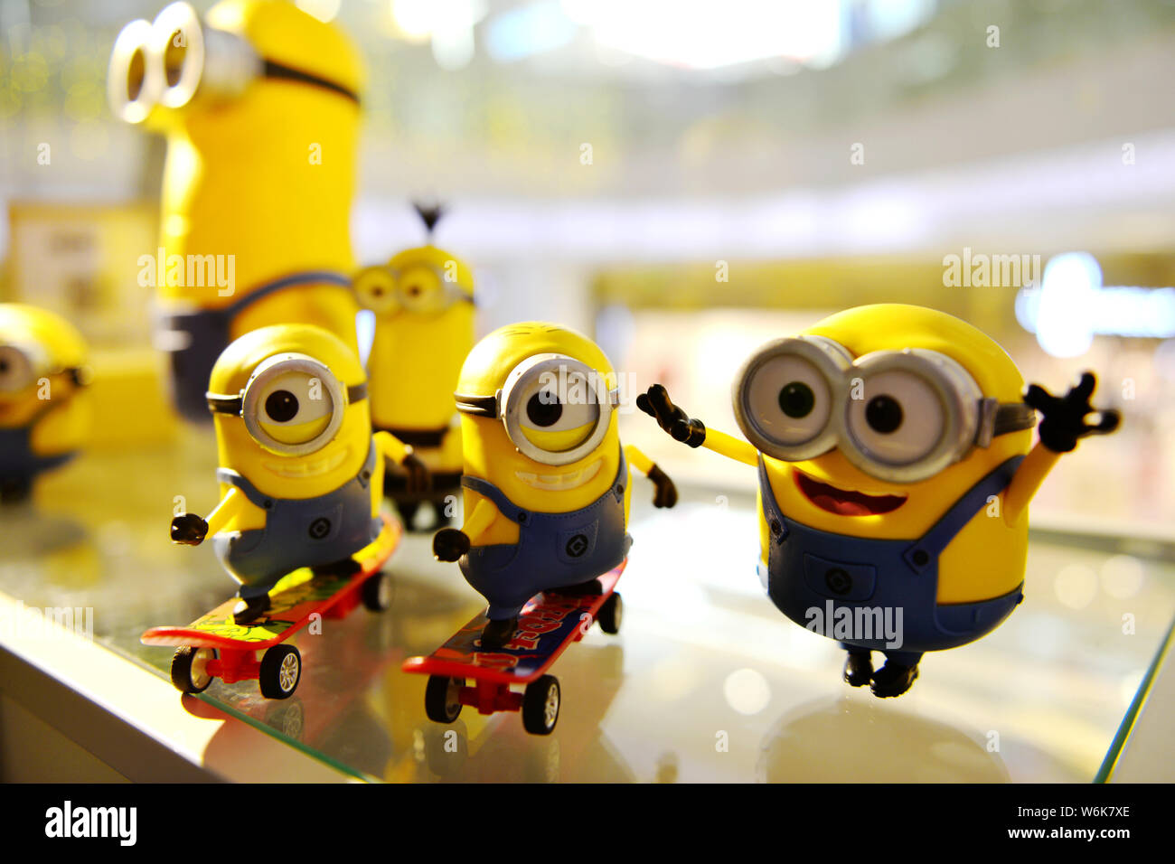 Ansicht der Minion Puppen auf der Minion - themed Pop-up Stores in Nanjing, Provinz Jiangsu, China vom 7. Februar 2018. Ein Pop-up-Sto Stockfoto