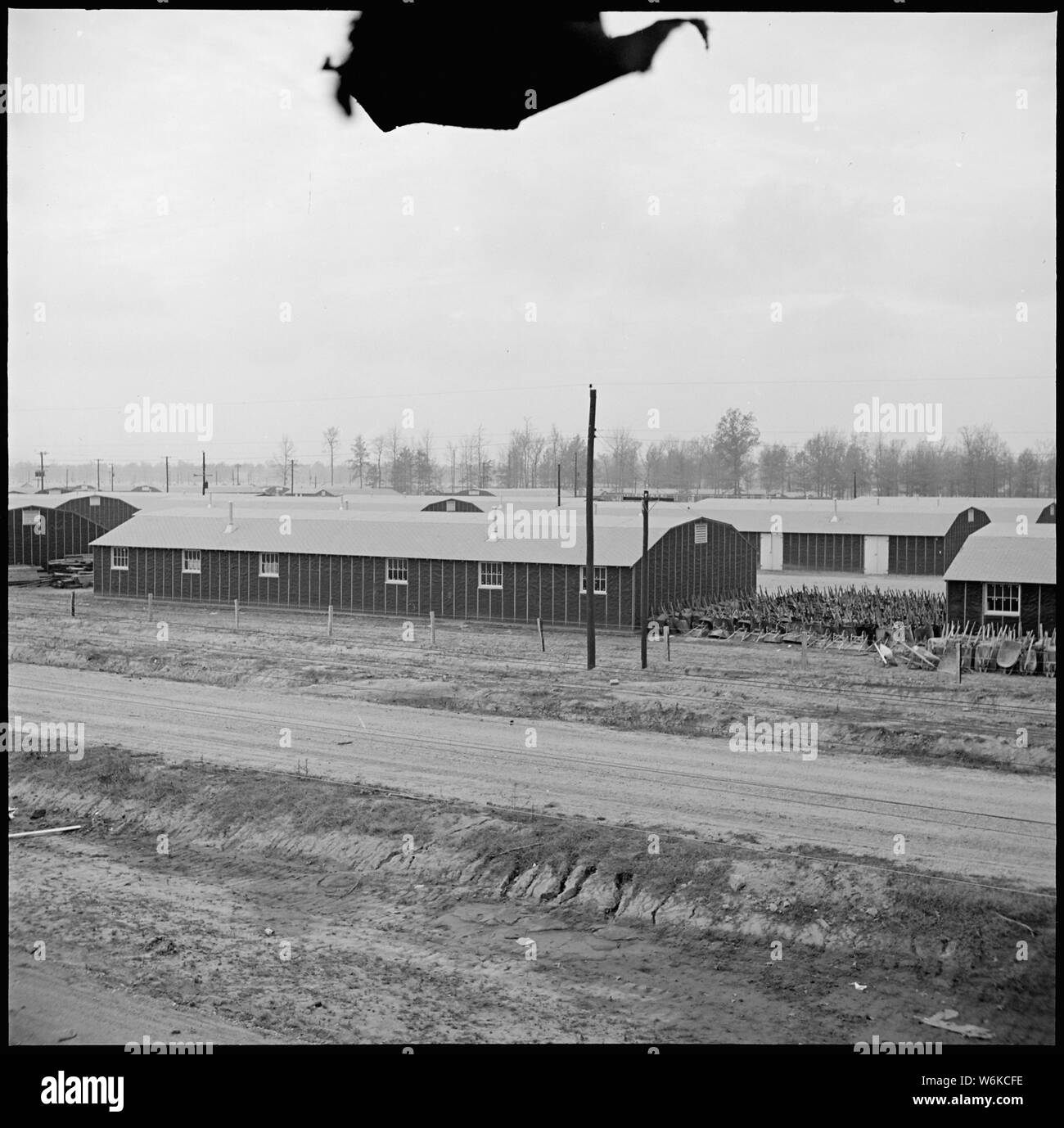 Rohwer Relocation Center, McGehee, Arkansas. Ein Blick auf den Lagerbereich in diesem Relocation Center. Stockfoto