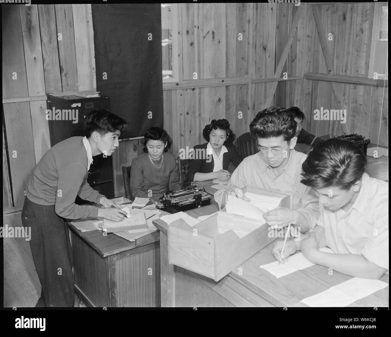 Rohwer Relocation Center, McGehee, Arkansas. General Office in der High School. Stockfoto
