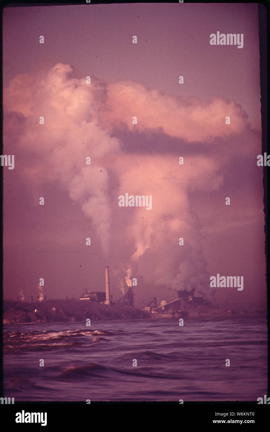 Stahlwerk am südlichen Ufer des Lake Michigan im BEVERLY UFER Stockfoto